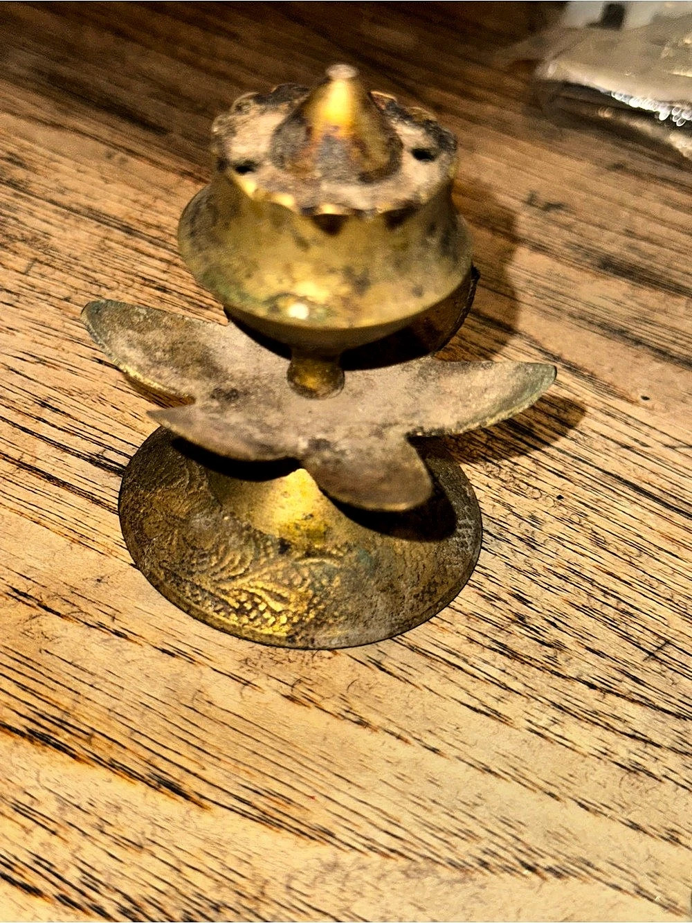 Decorative Metal Flower Accent in Gold & Brown